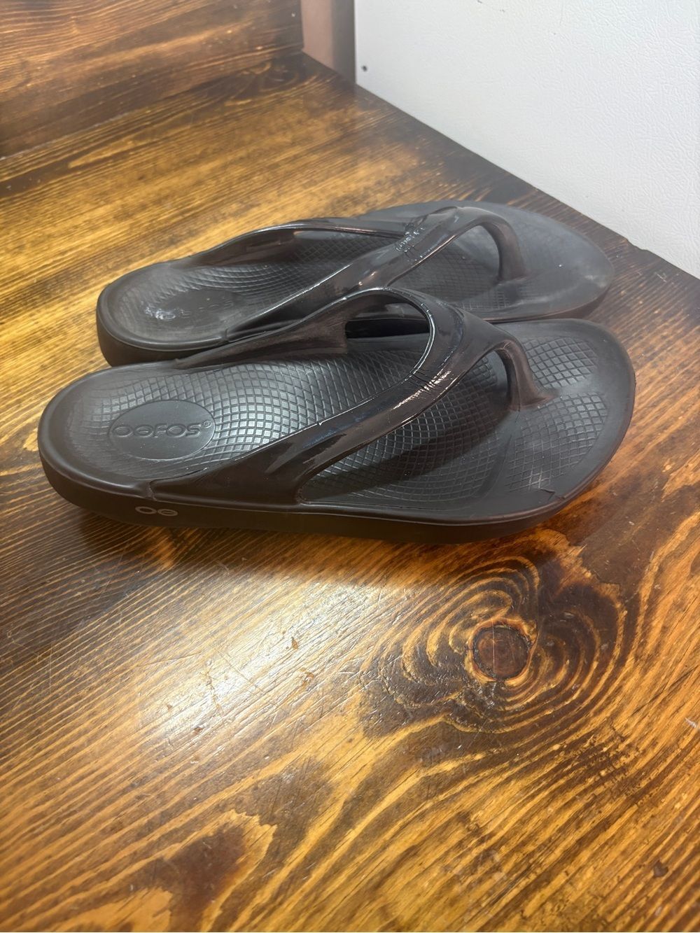 Oofos Black Flip Flips Size Women 9